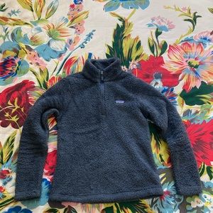 Patagonia navy fleece pullover